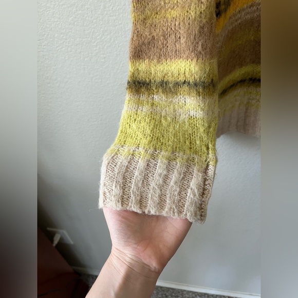 Every Fuzzy Vintage Stripe Crew Neck Long Sleeve Sweater in Women's Size S - Picture 9 of 13